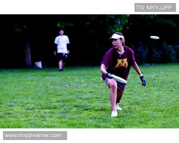 南京飞盘队引领热潮探索飞盘运动的节奏与未来发展之路