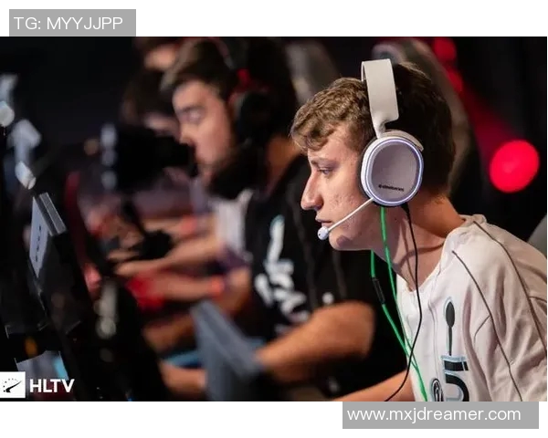 CSGO赛事热议IG战队技术争议引发玩家热烈讨论与思考